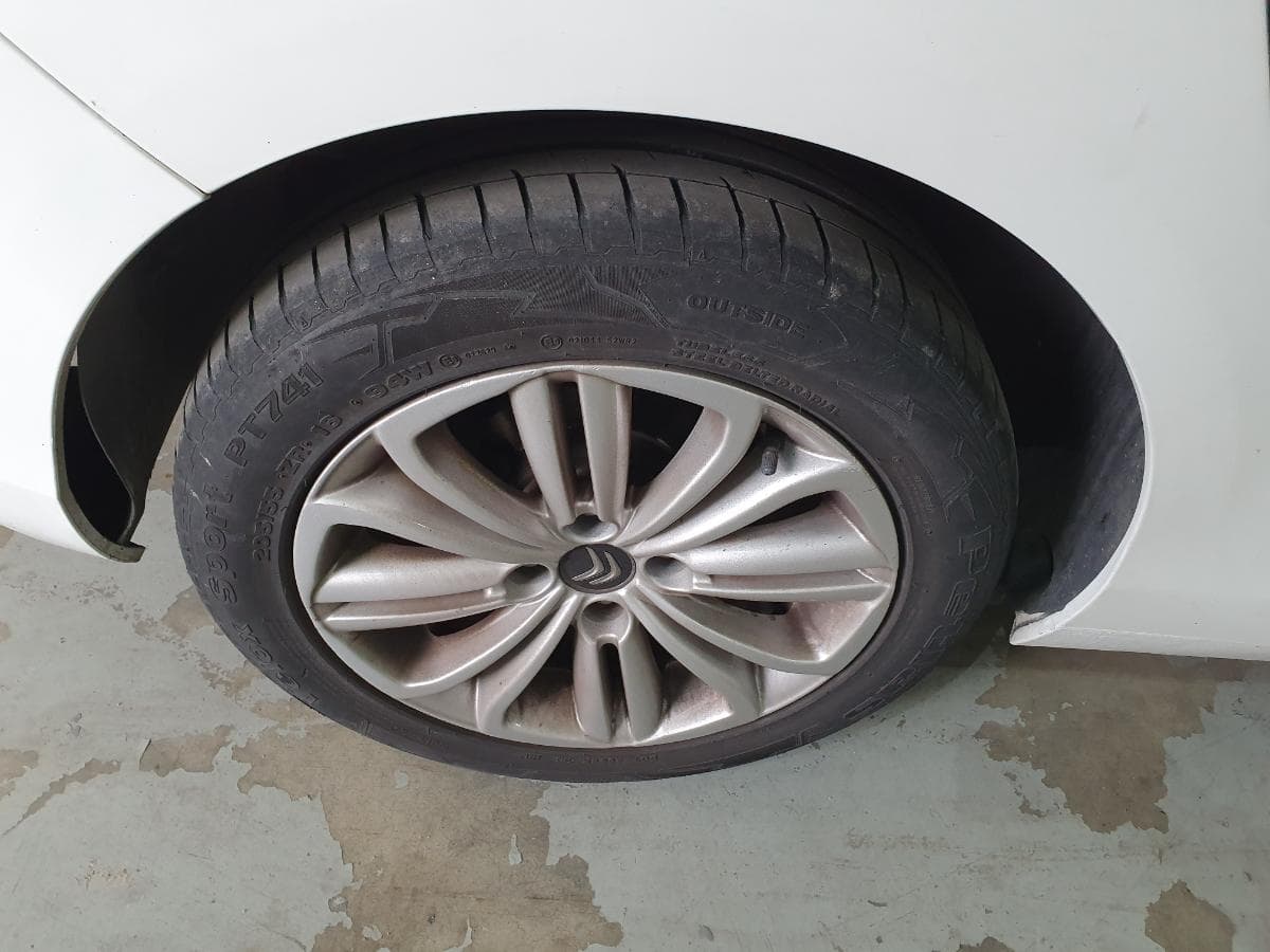 Citroën C4 1.6 Blue HDI · Ano 2016 — imagen 15