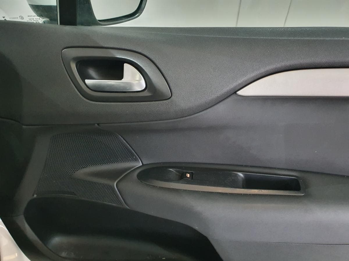 Citroën C4 1.6 Blue HDI · Ano 2016 — imagen 21