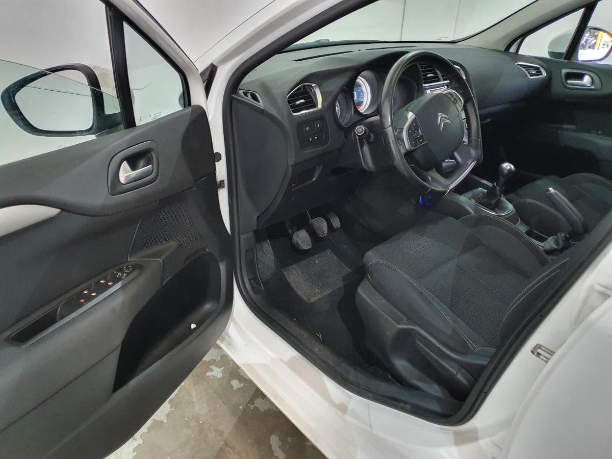 Citroën C4 1.6 Blue HDI · Ano 2016 — imagen 17