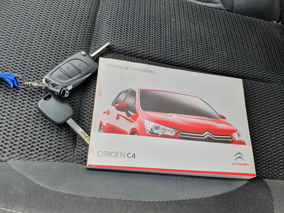 Citroën C4 1.6 Blue HDI · Ano 2016 — imagen 40