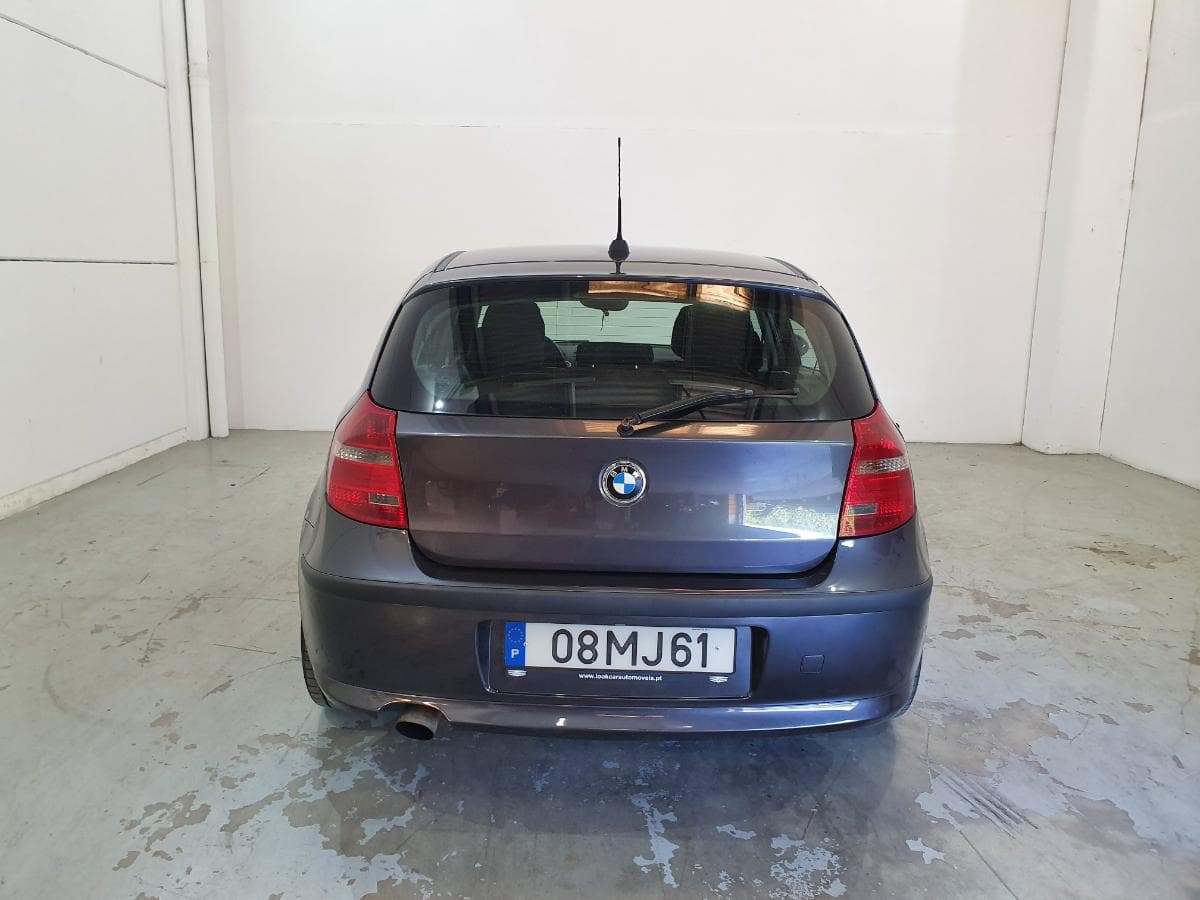 BMW 118D · Ano 2008 — imagen 8