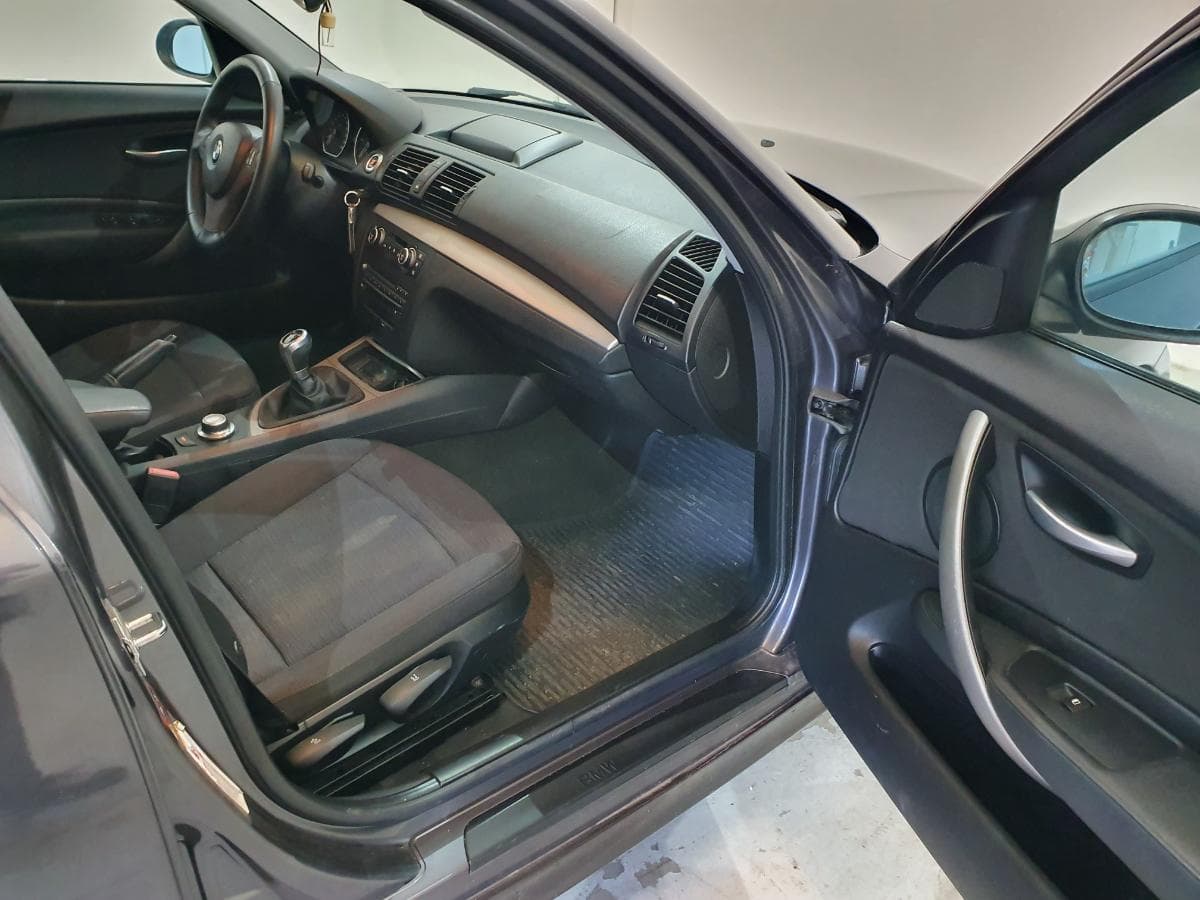 BMW 118D · Ano 2008 — imagen 15