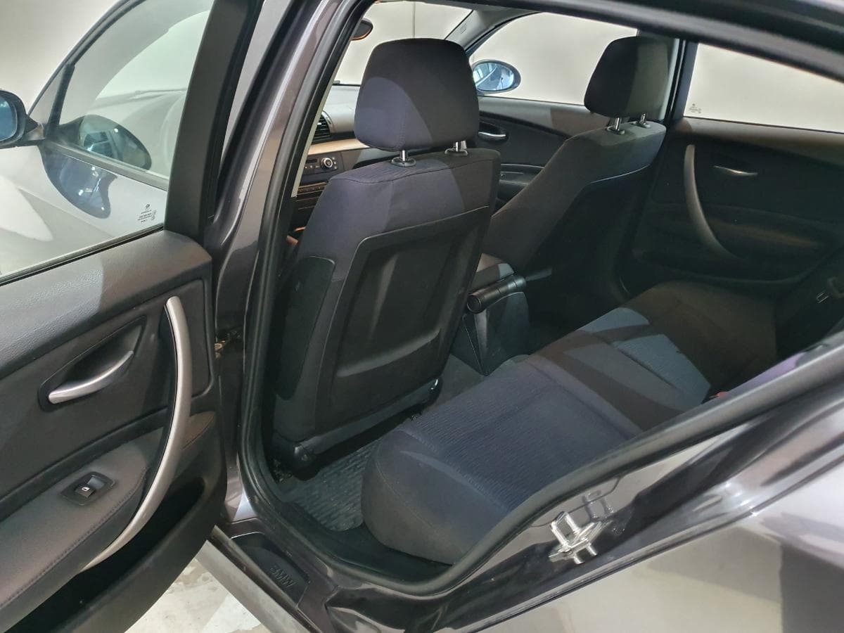 BMW 118D · Ano 2008 — imagen 17
