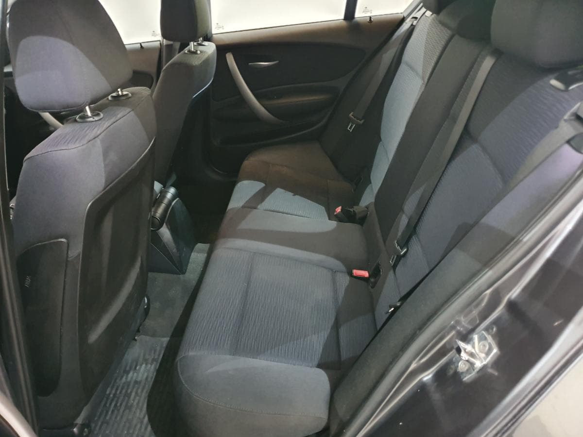 BMW 118D · Ano 2008 — imagen 18