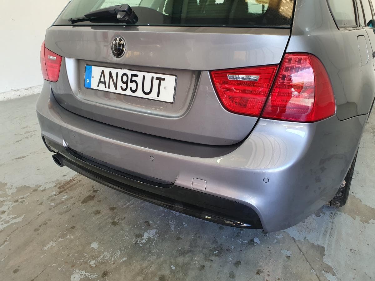 BMW 318D · Ano 2010 — image 5