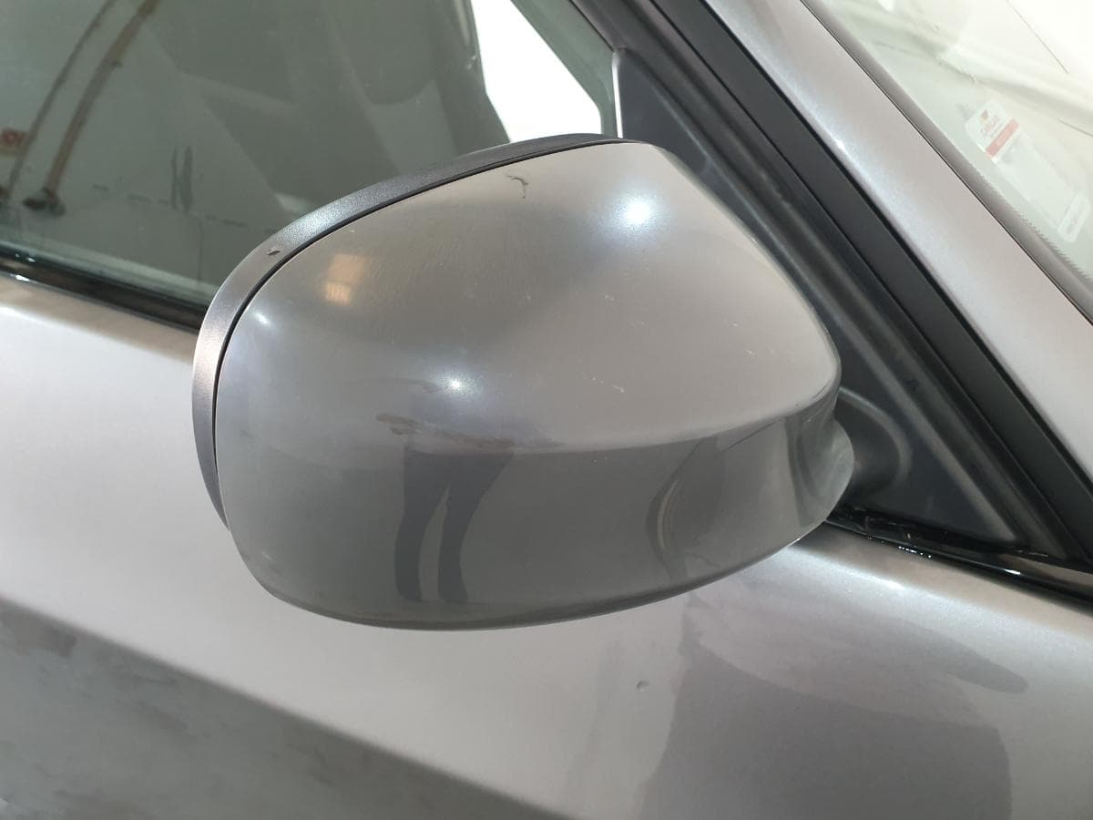 BMW 318D · Ano 2010 — image 11
