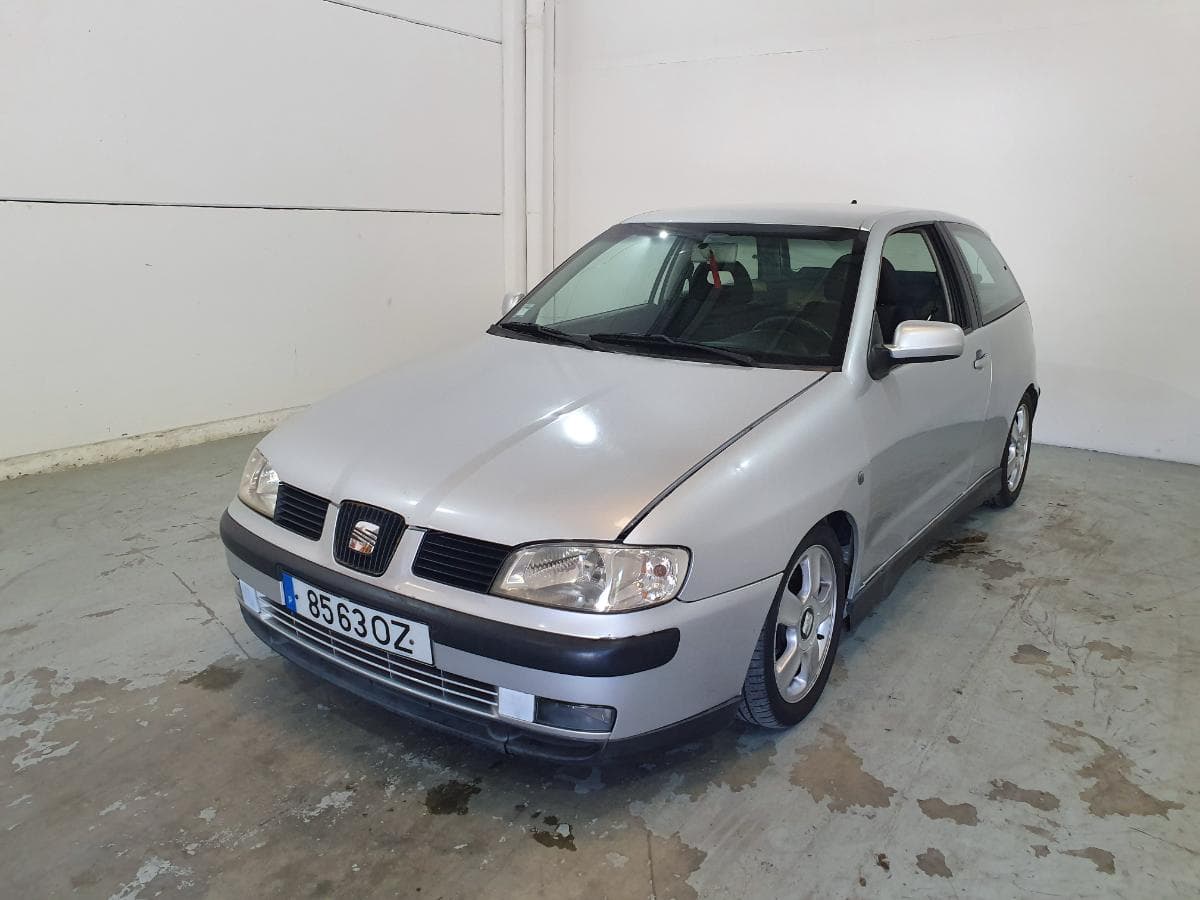 Seat ibiza 1.9 TDI · Ano 2000 — image 2