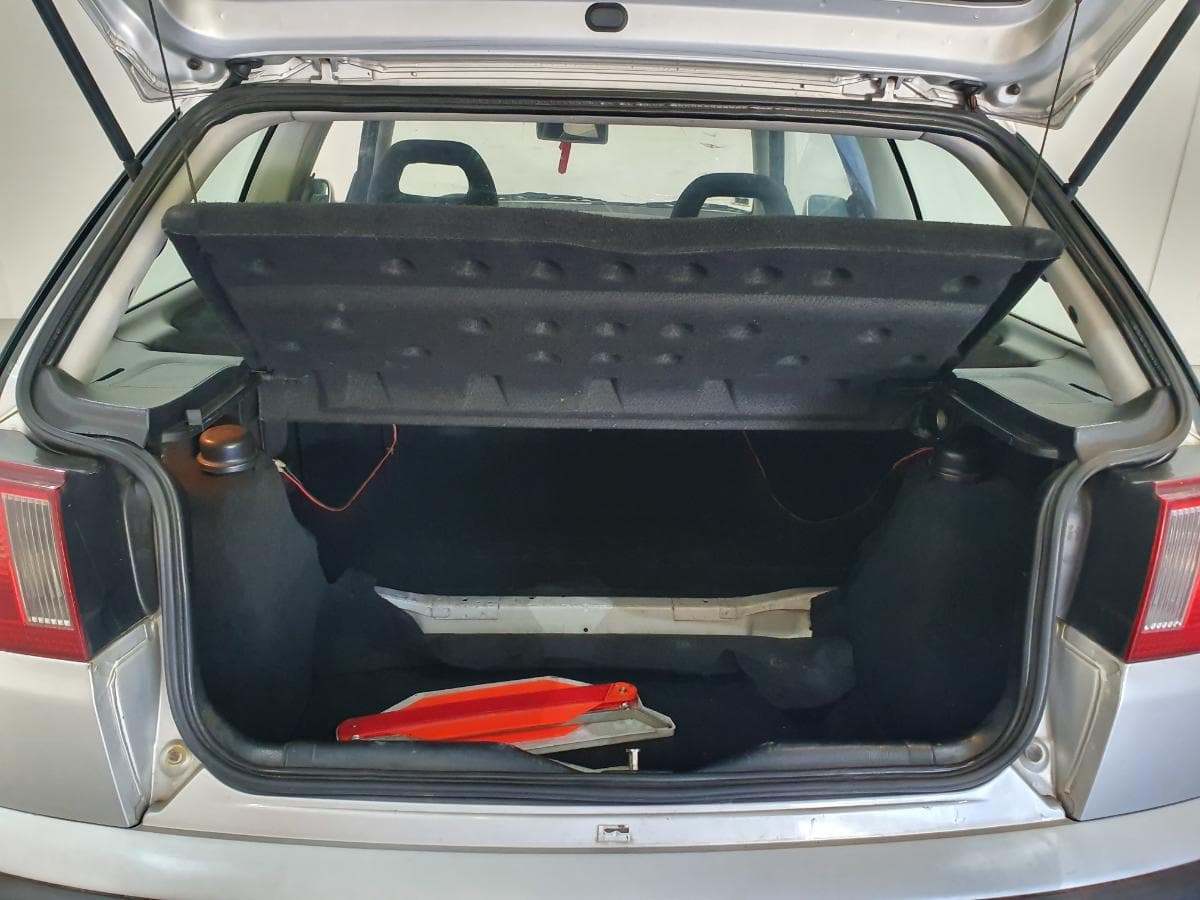 Seat ibiza 1.9 TDI · Ano 2000 — image 5