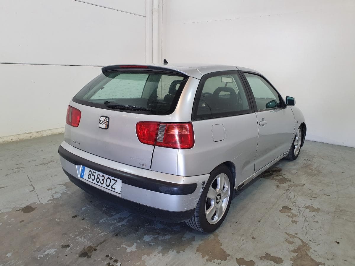 Seat ibiza 1.9 TDI · Ano 2000 — image 8