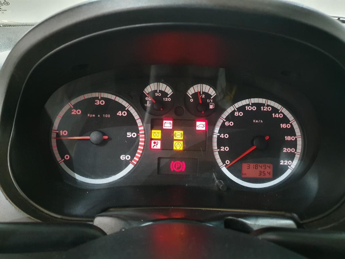 Seat ibiza 1.9 TDI · Ano 2000 — image 23