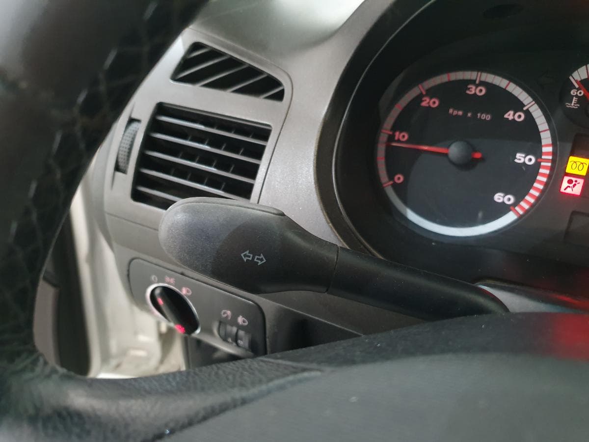 Seat ibiza 1.9 TDI · Ano 2000 — image 24