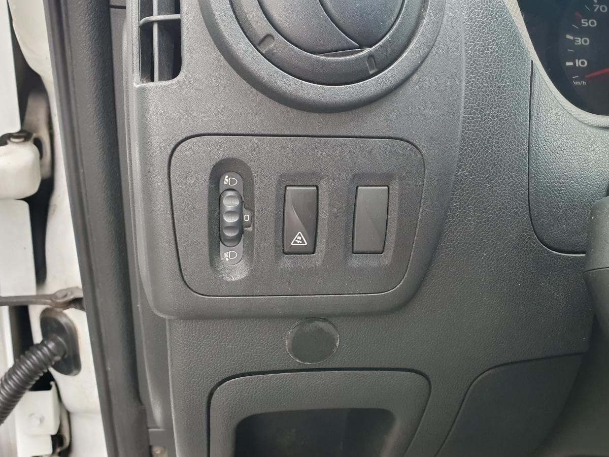 Renault Master 2.3 DCI · Ano 2014 — imagen 35