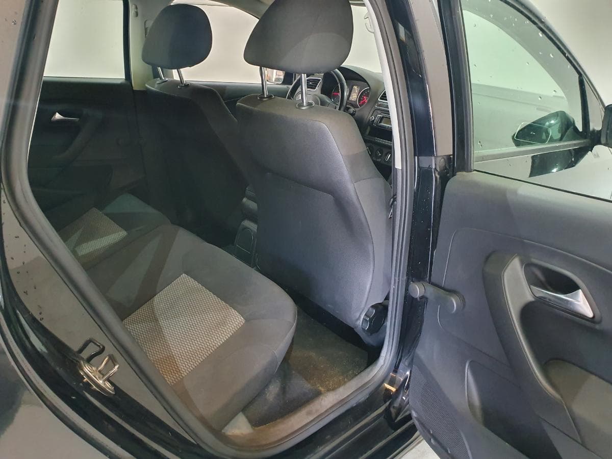 Volkswagen Polo 1.2 TDI · Ano 2011 — image 22