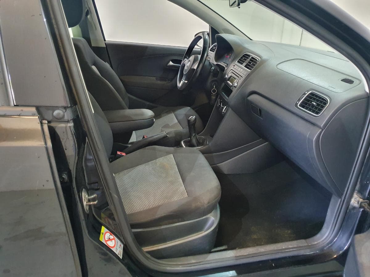 Volkswagen Polo 1.2 TDI · Ano 2011 — image 25