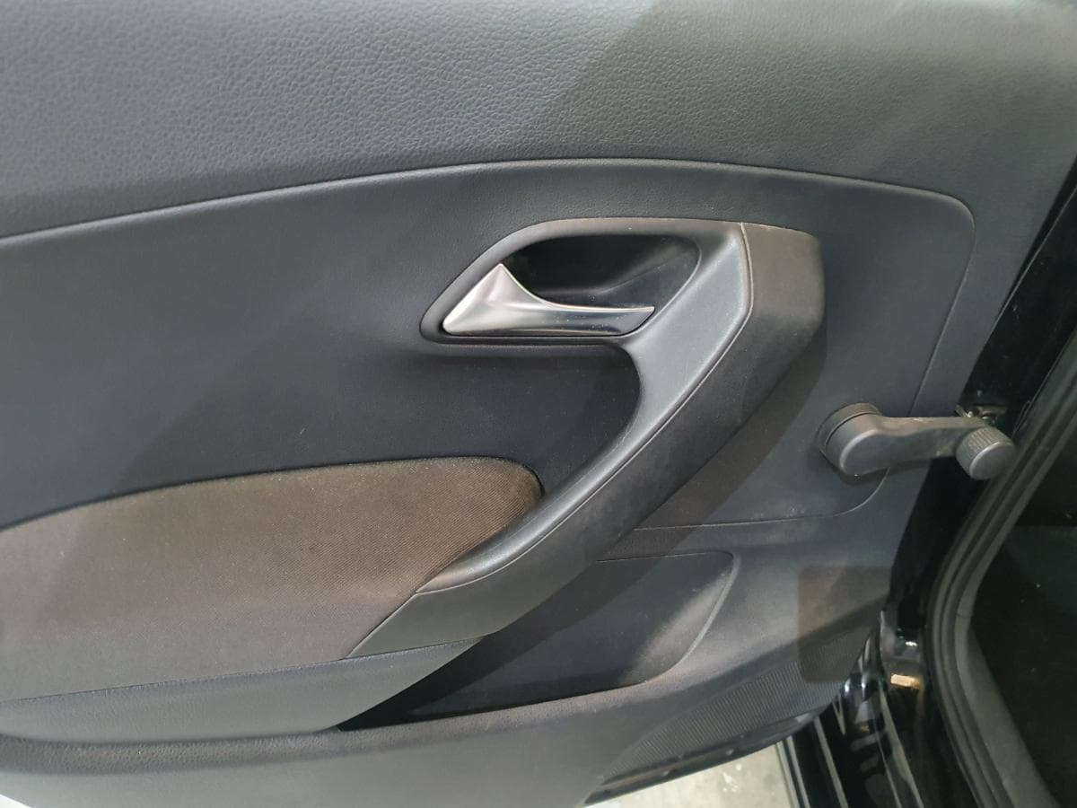 Volkswagen Polo 1.2 TDI · Ano 2011 — image 30