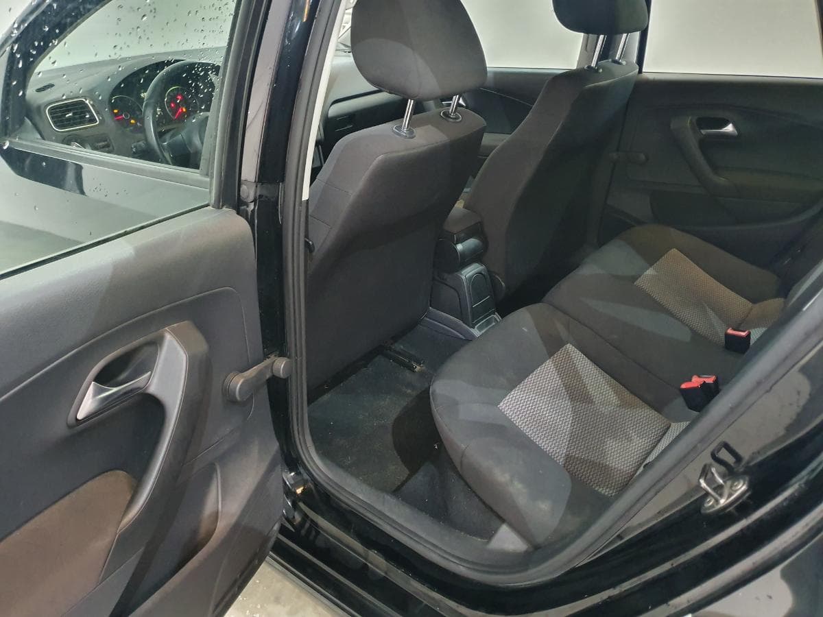 Volkswagen Polo 1.2 TDI · Ano 2011 — image 31