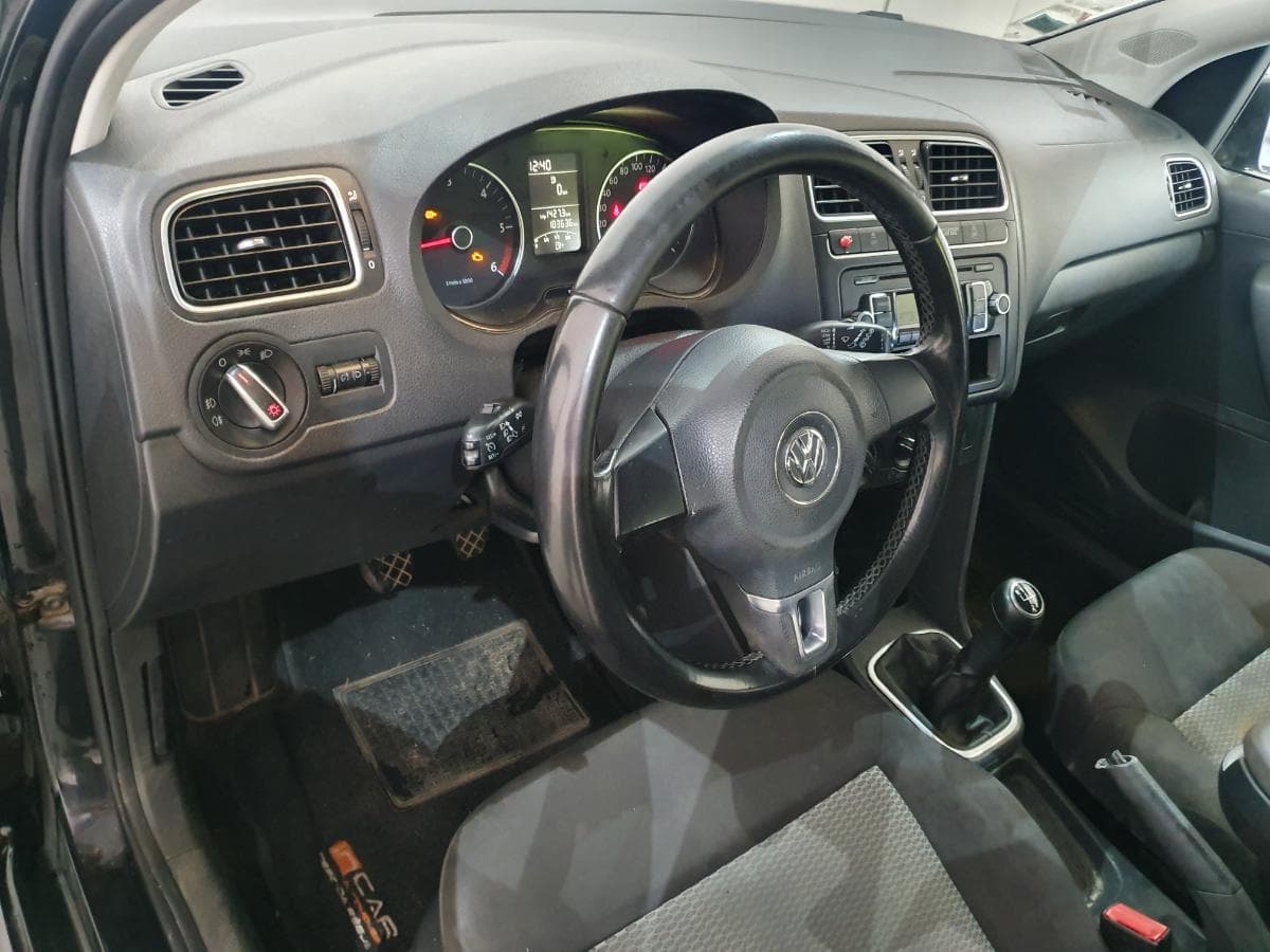 Volkswagen Polo 1.2 TDI · Ano 2011 — image 32