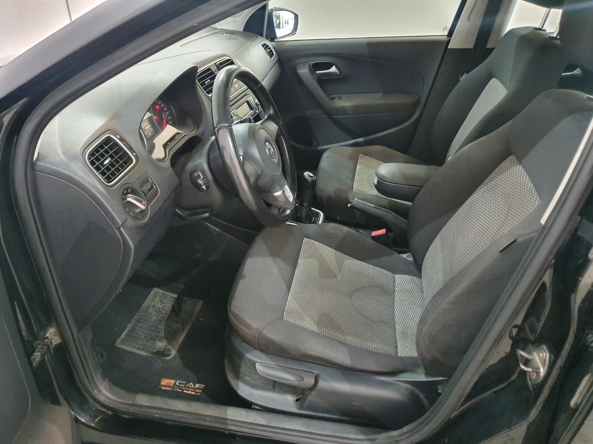 Volkswagen Polo 1.2 TDI · Ano 2011 — image 33