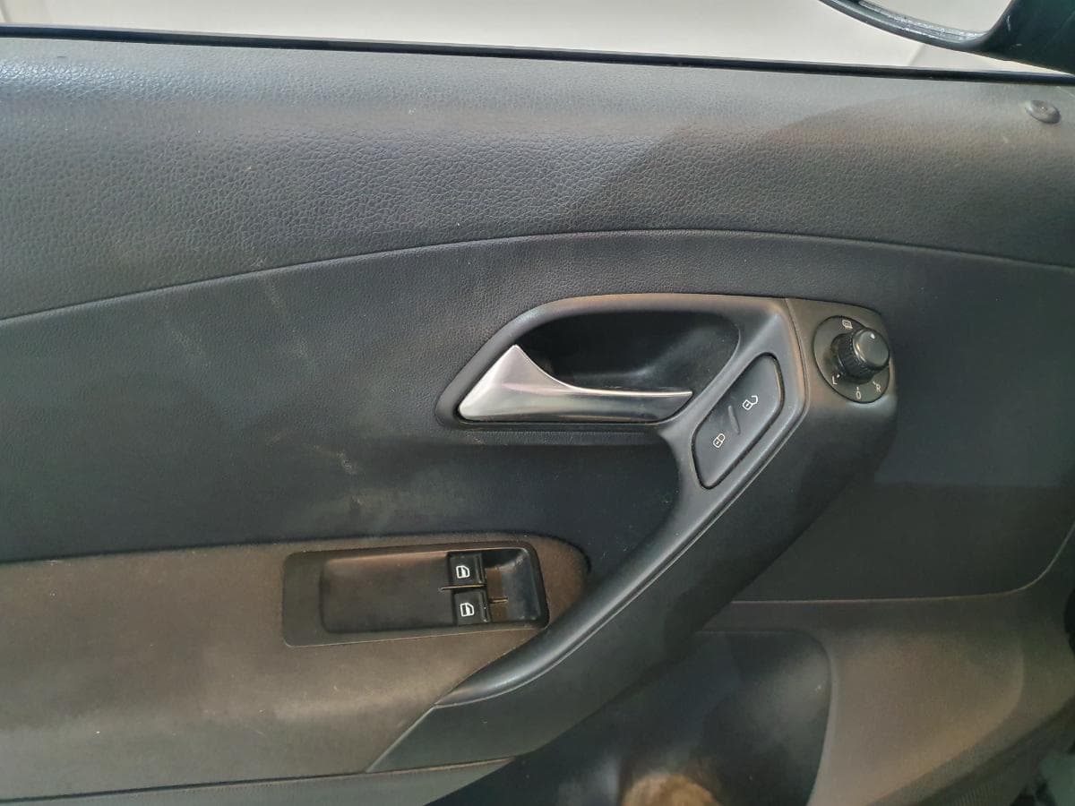 Volkswagen Polo 1.2 TDI · Ano 2011 — image 36
