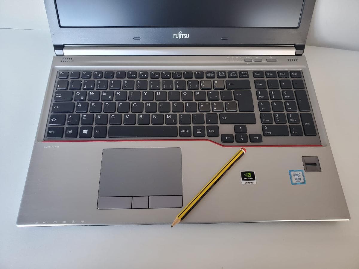 Portátil Fujitsu Celsius H770 — imagen 5