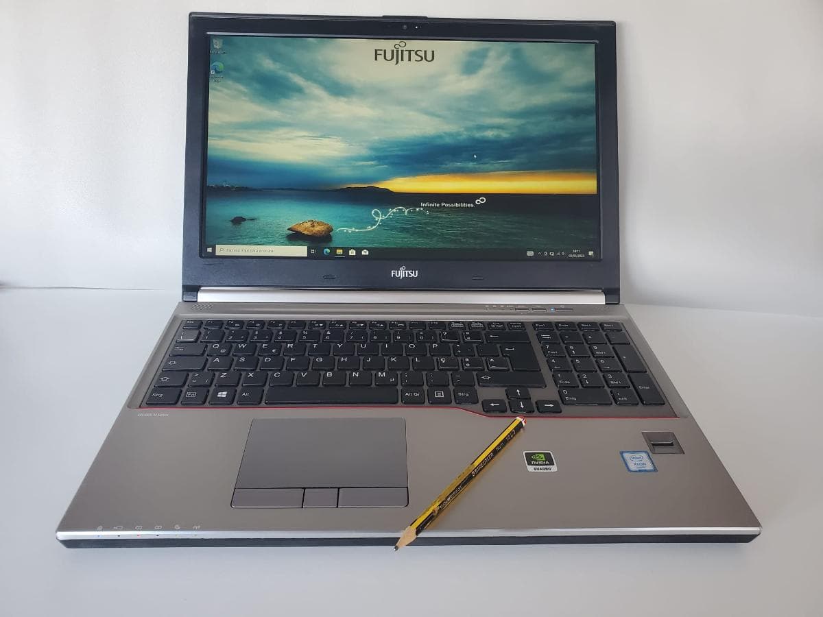 Portátil Fujitsu Celsius H770 — imagen 2