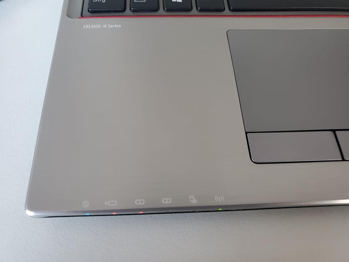 Portátil Fujitsu Celsius H770 — imagen 9