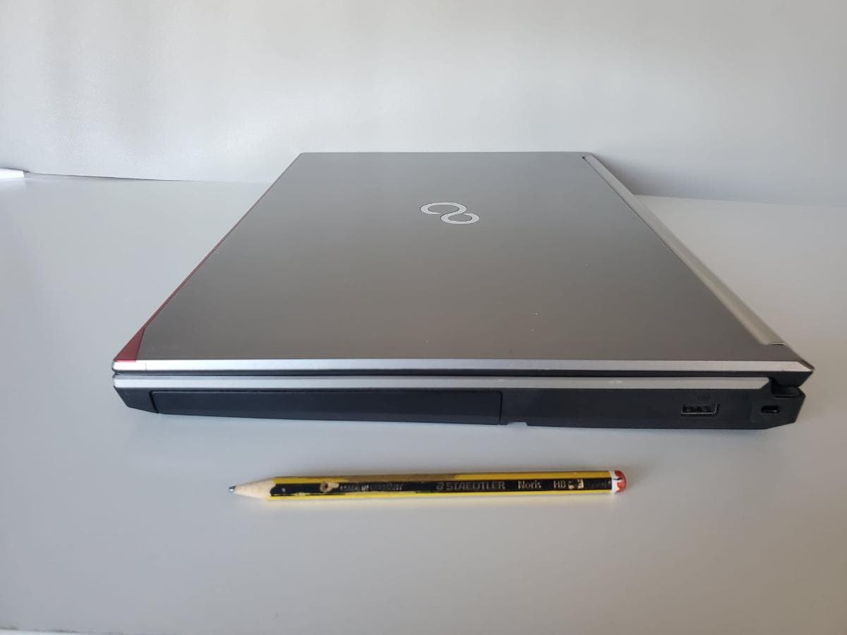 Portátil Fujitsu Celsius H770 — imagen 6