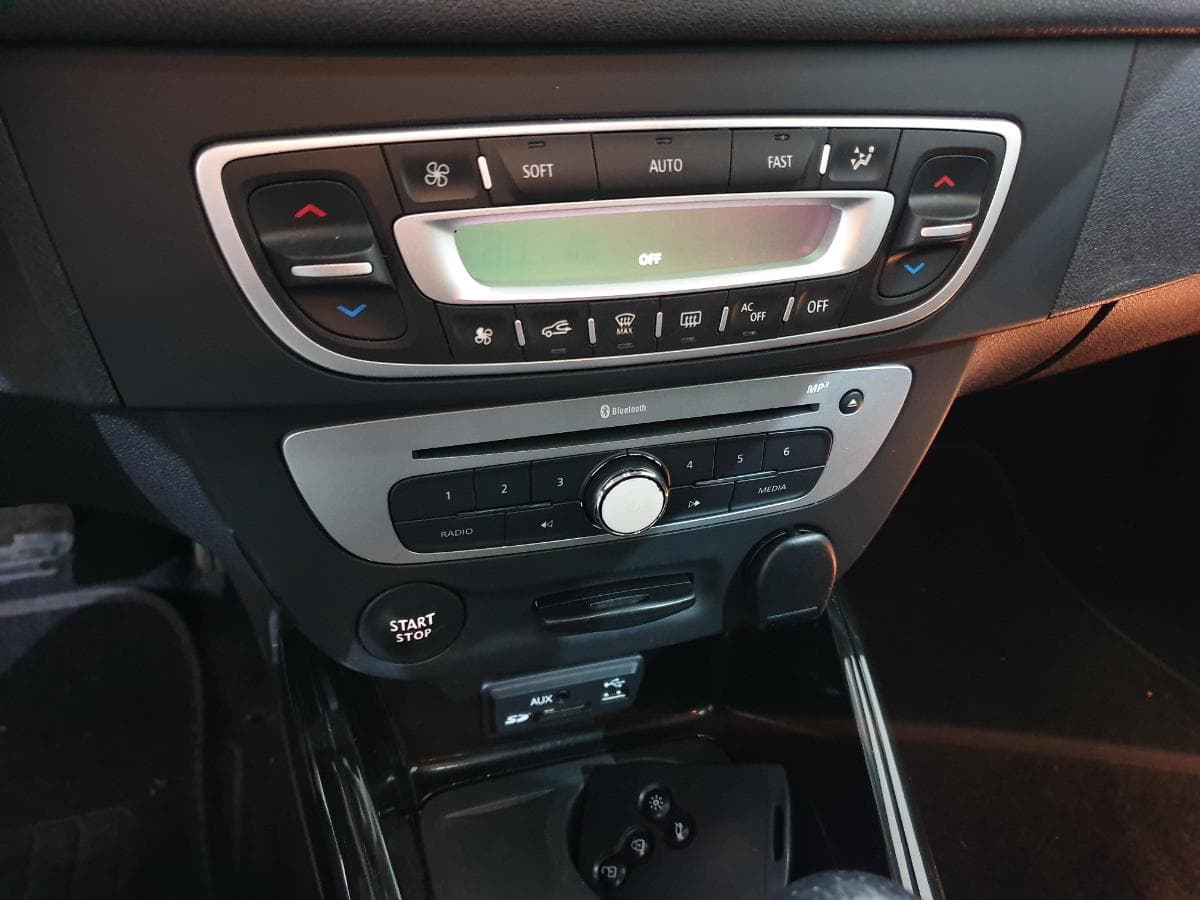 Renault Mégane 1.5 DCI · Ano 2014 — imagen 27