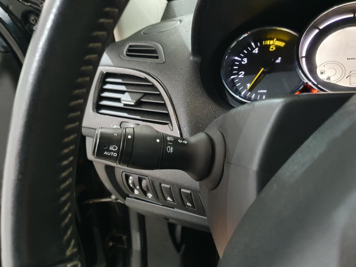Renault Mégane 1.5 DCI · Ano 2014 — imagen 30
