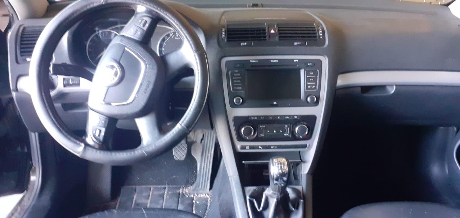 Skoda Octávia II Combi 2.0 TDI · Ano 2009 — image 12