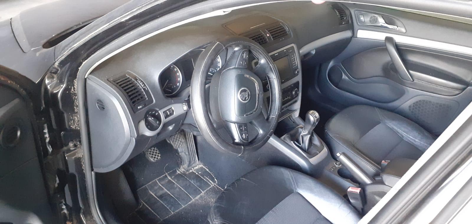 Skoda Octávia II Combi 2.0 TDI · Ano 2009 — image 13