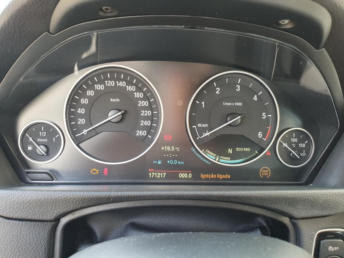 BMW 320D · Ano 2014 — image 24
