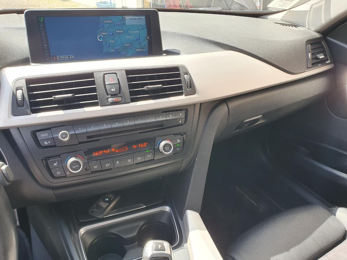 BMW 320D · Ano 2014 — image 31