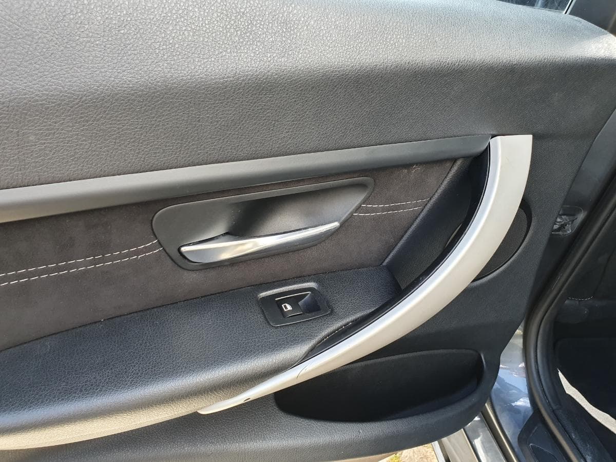 BMW 320D · Ano 2014 — image 40