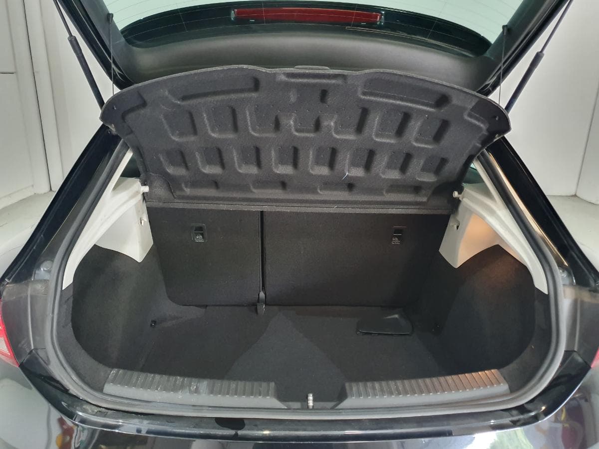 Seat Leon 1.6 TDI · Ano 2014 — image 8