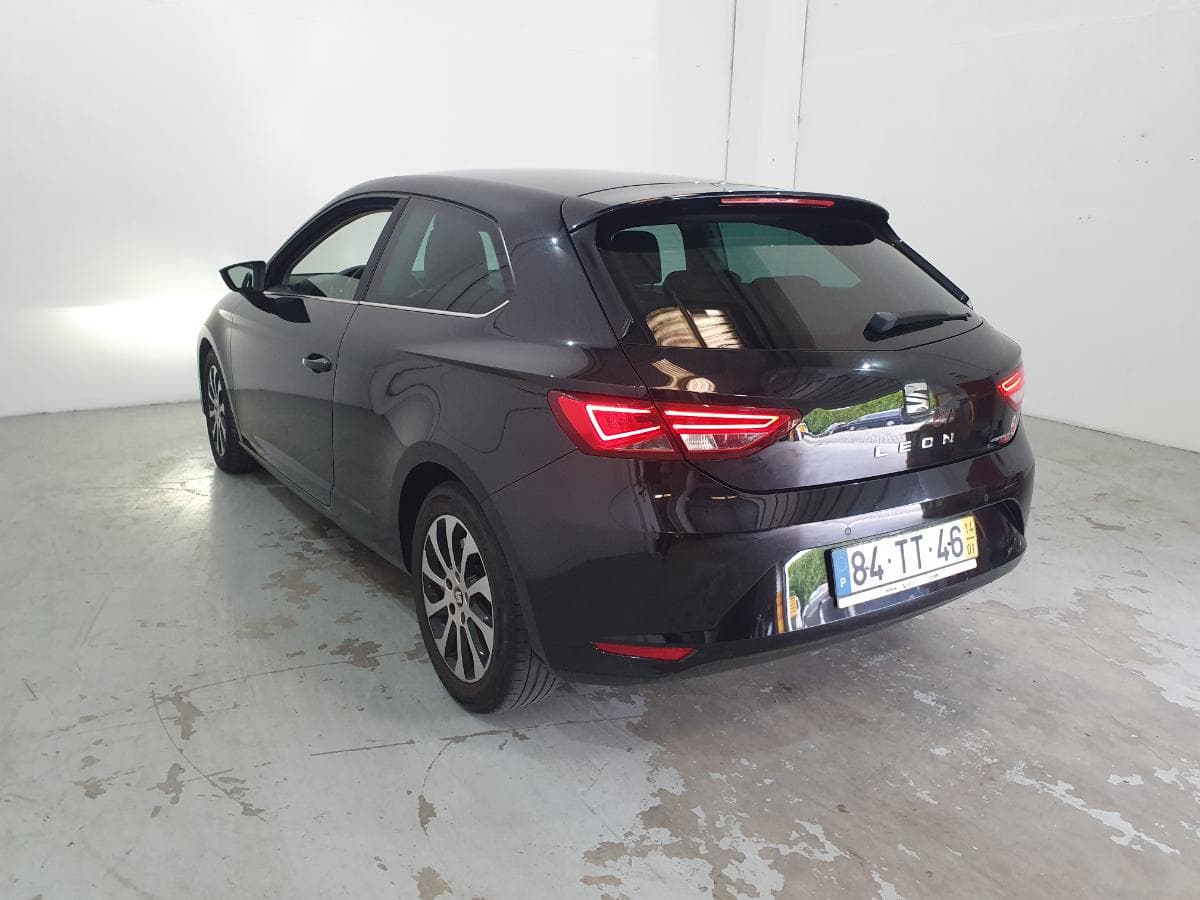 Seat Leon 1.6 TDI · Ano 2014 — image 9