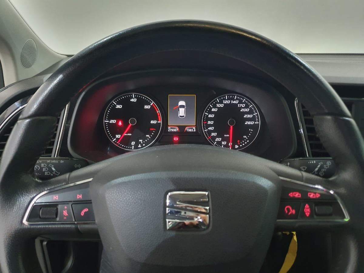 Seat Leon 1.6 TDI · Ano 2014 — image 26
