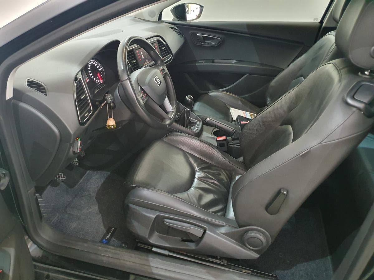 Seat Leon 1.6 TDI · Ano 2014 — image 37