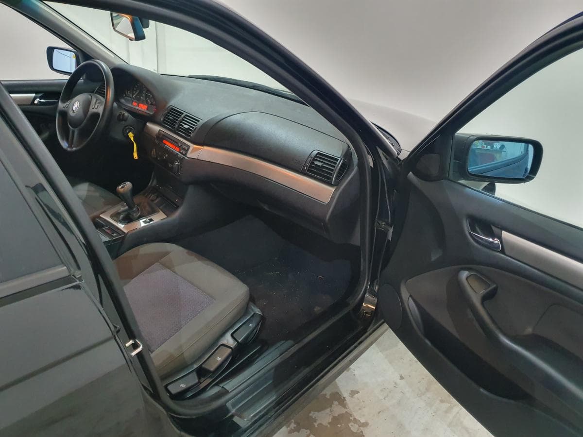 BMW 320D Touring · Ano 2002 — imagen 27