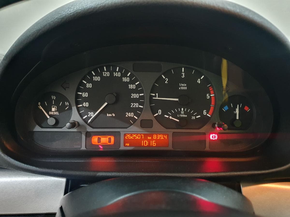BMW 320D Touring · Ano 2002 — imagen 28