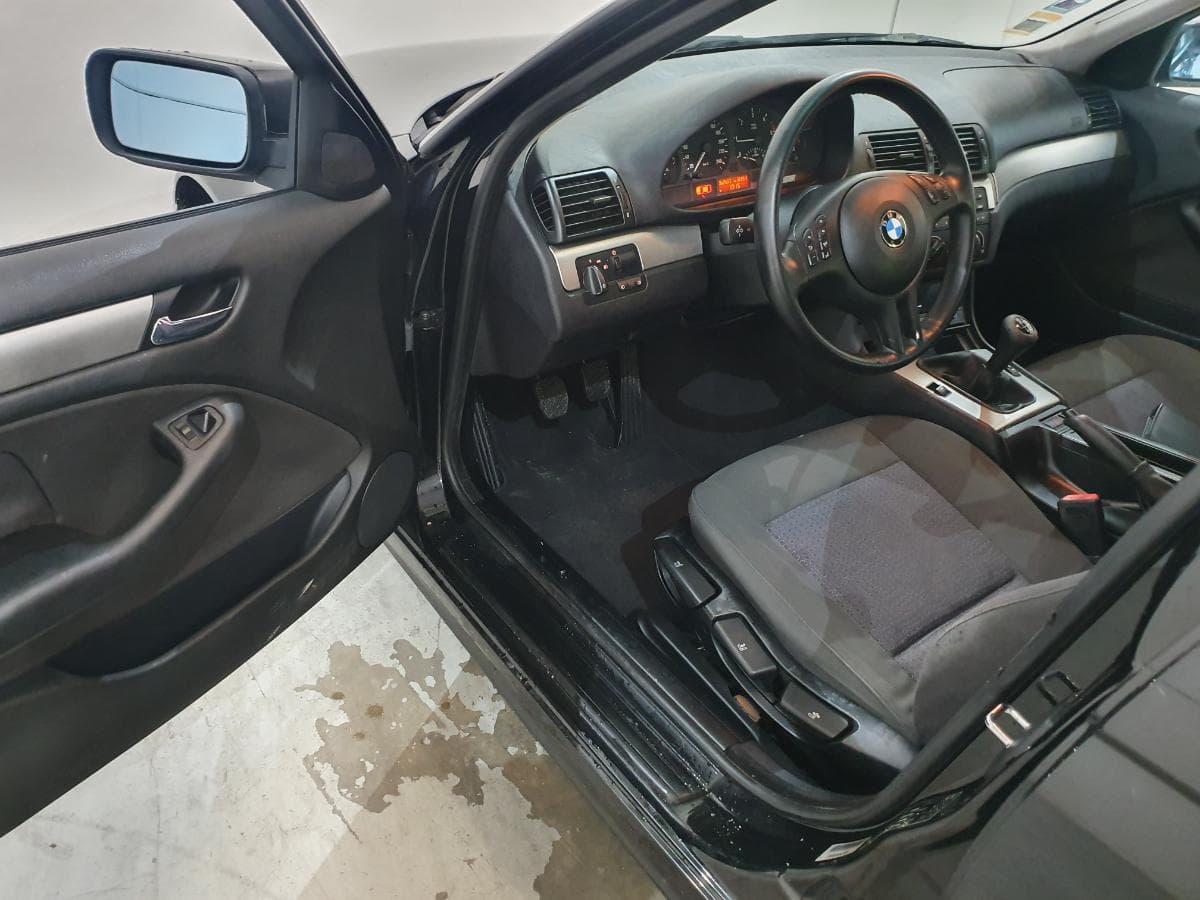 BMW 320D Touring · Ano 2002 — imagen 20