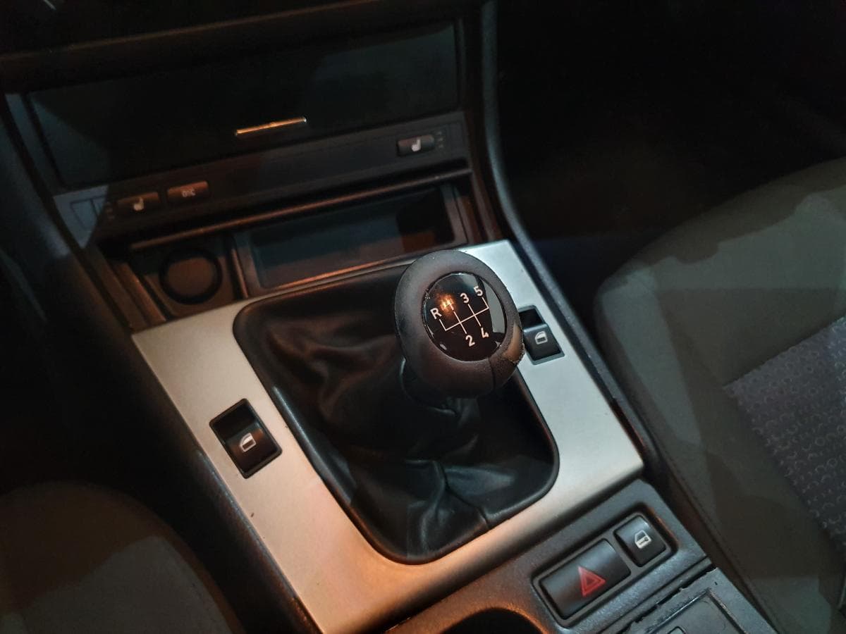 BMW 320D Touring · Ano 2002 — imagen 30