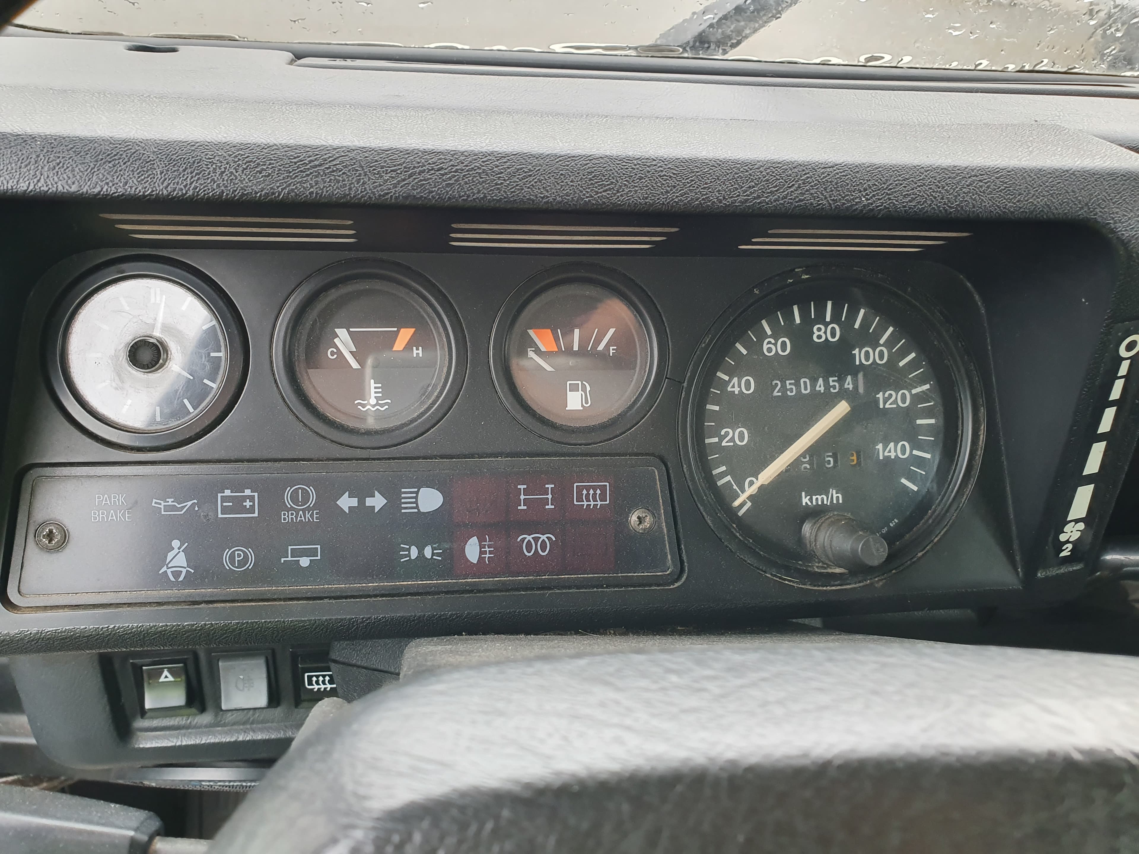 Land Rover Defender 110 300 TDi · 9 lugares · Ano 1997 — imagem 34