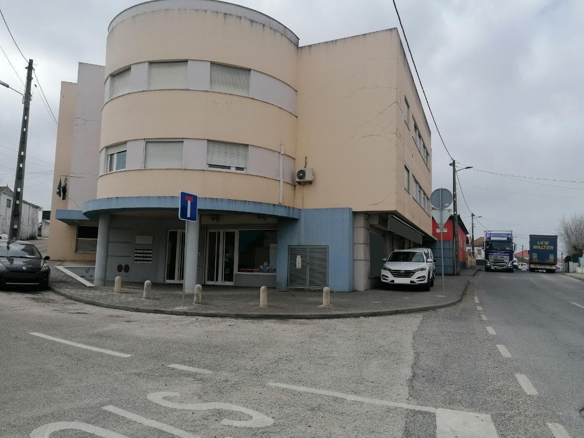 Direito à Meação · Moradia V3 com Garagem · Loja · Torres Vedras — imagen 23