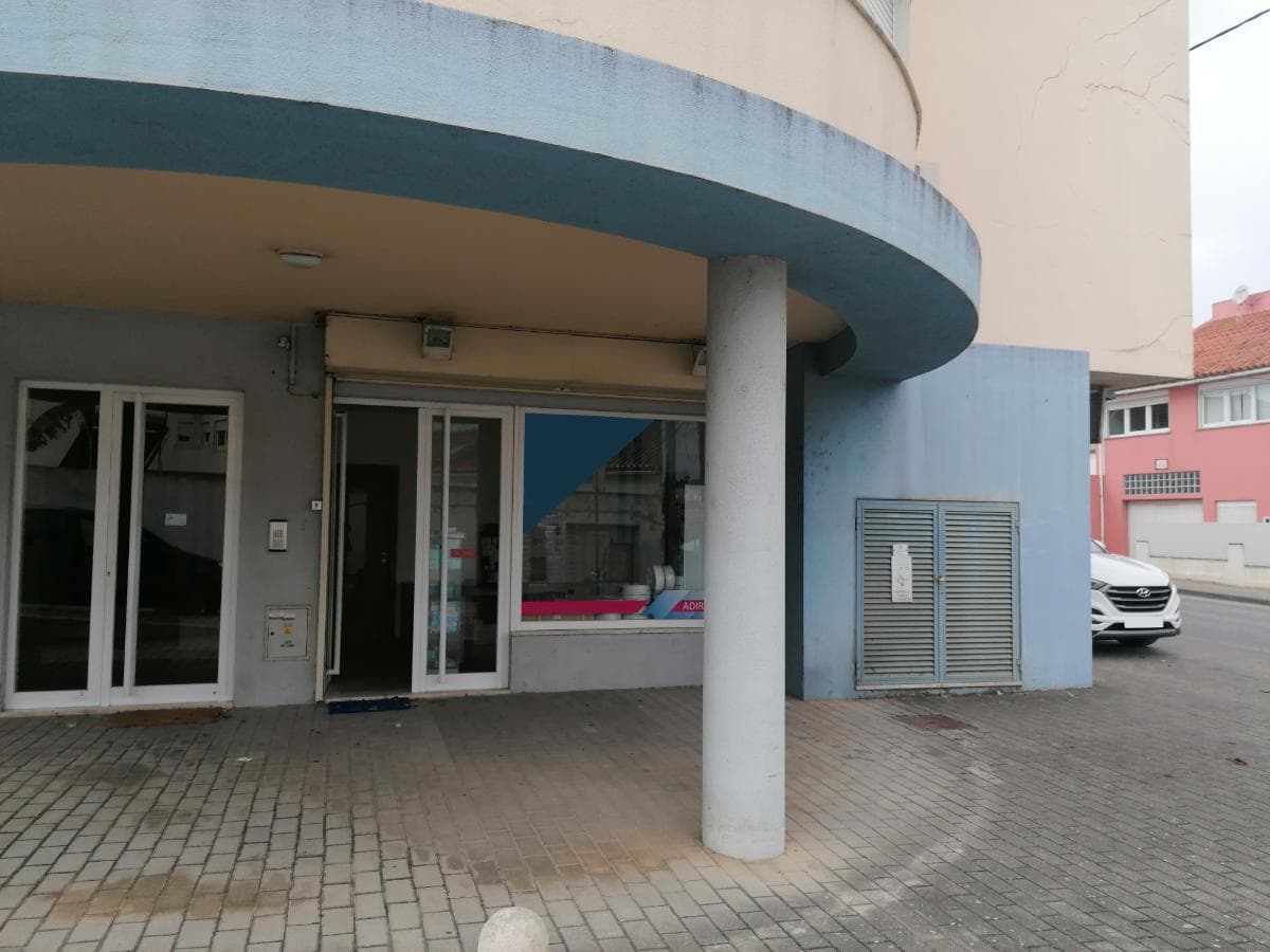 Direito à Meação · Moradia V3 com Garagem · Loja · Torres Vedras — imagen 24