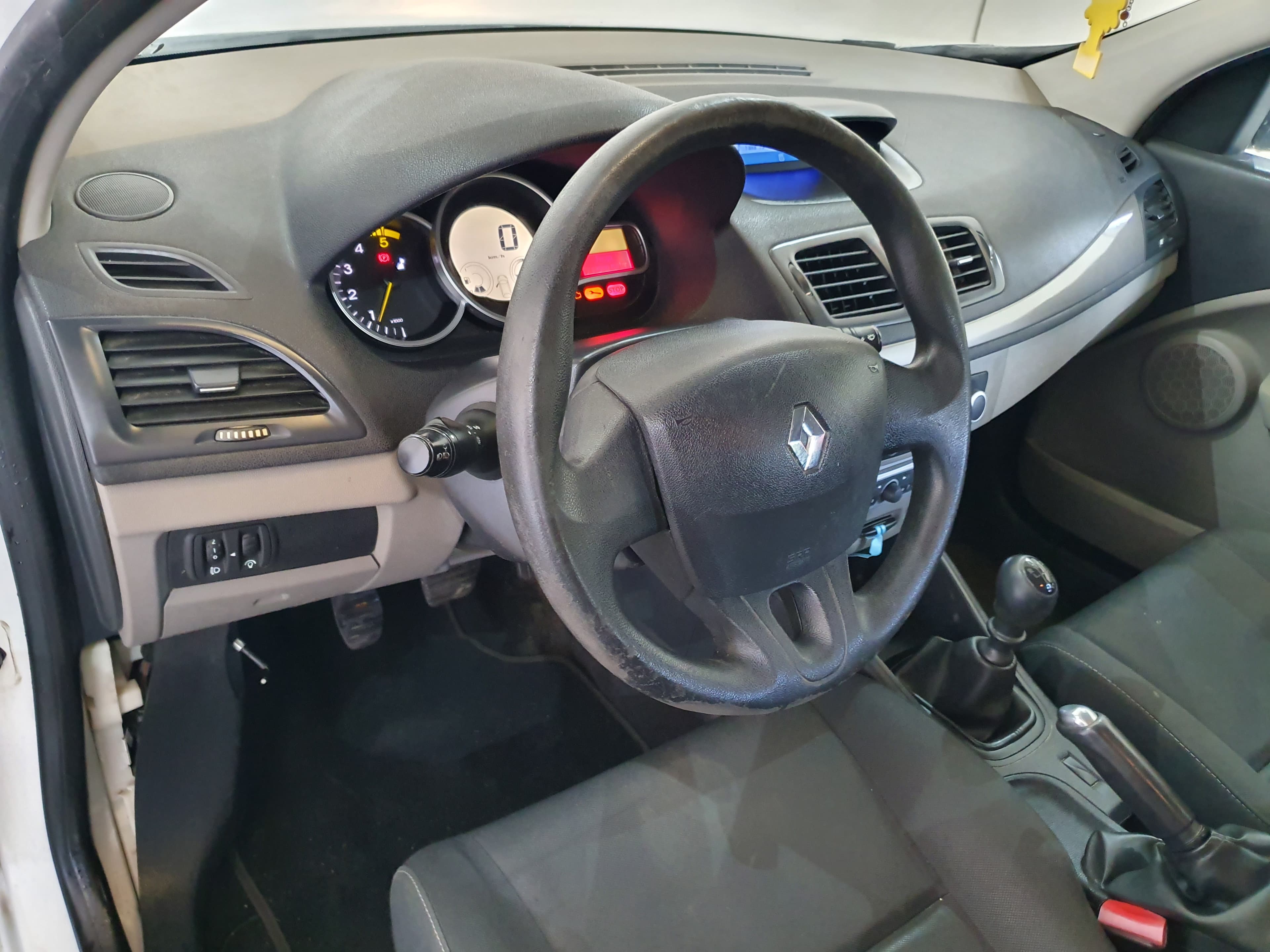 Renault Mégane 1.5 DCI  · Ano 2011 — image 33