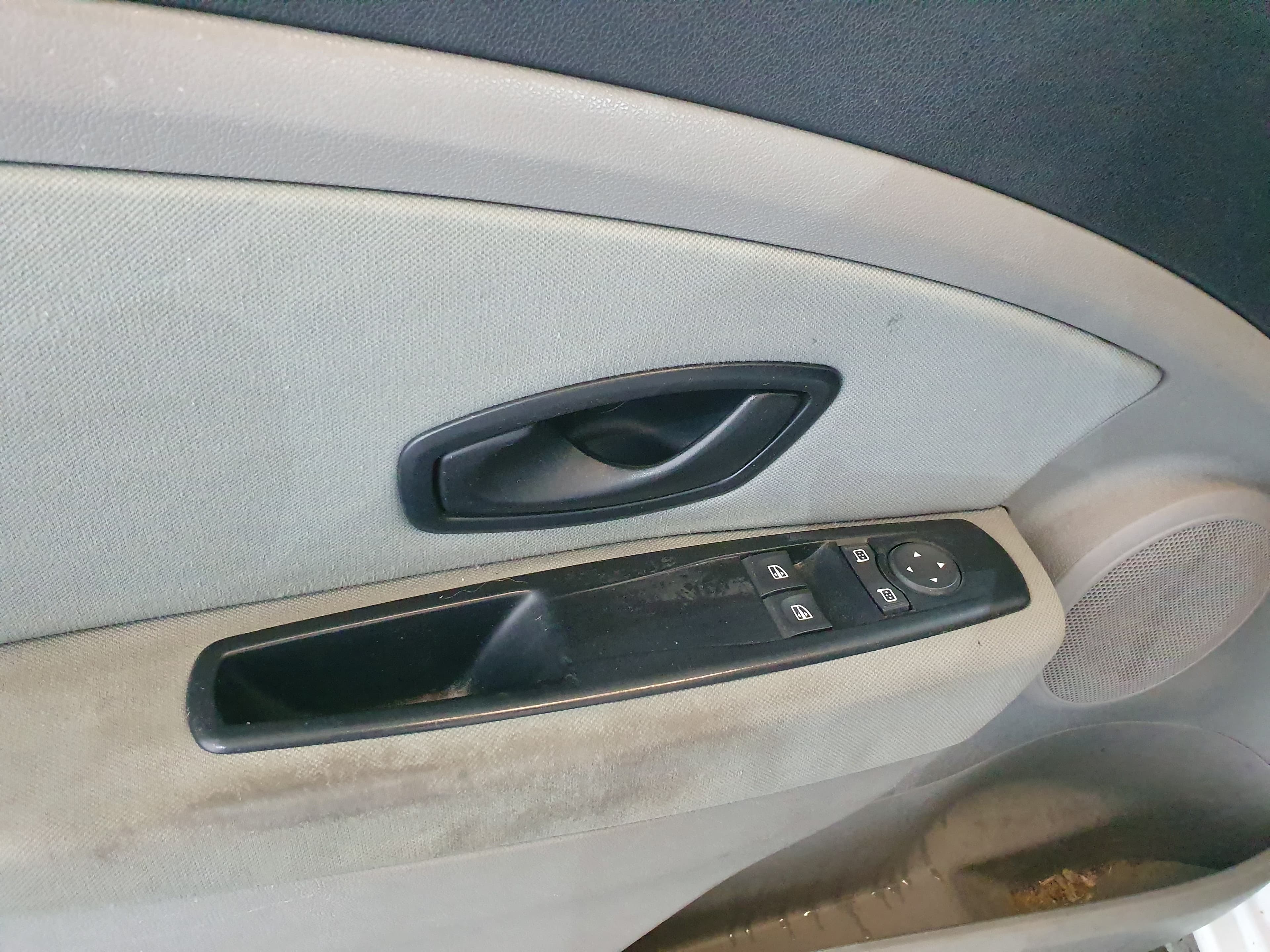 Renault Mégane 1.5 DCI  · Ano 2011 — image 31