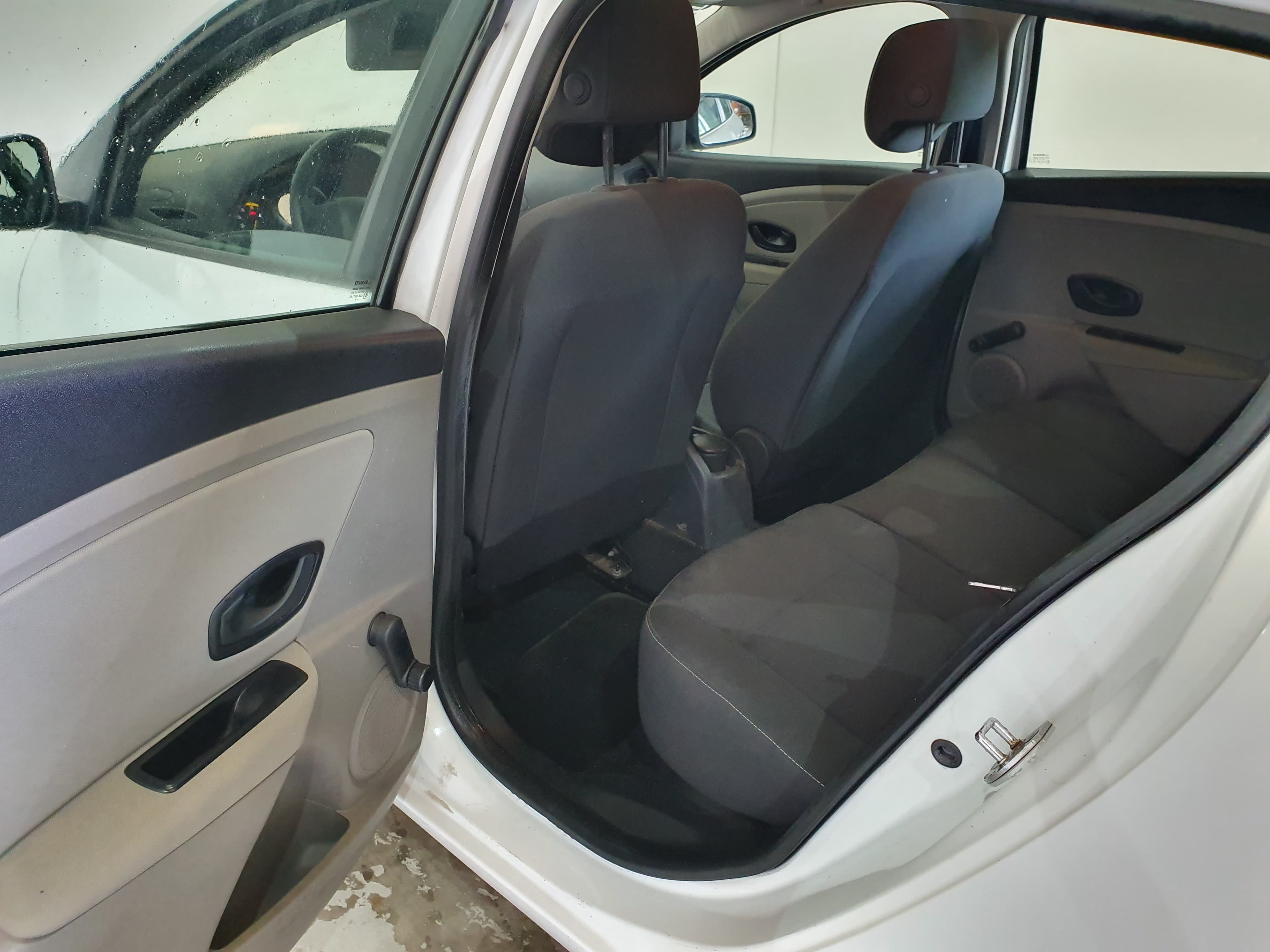 Renault Mégane 1.5 DCI  · Ano 2011 — image 27