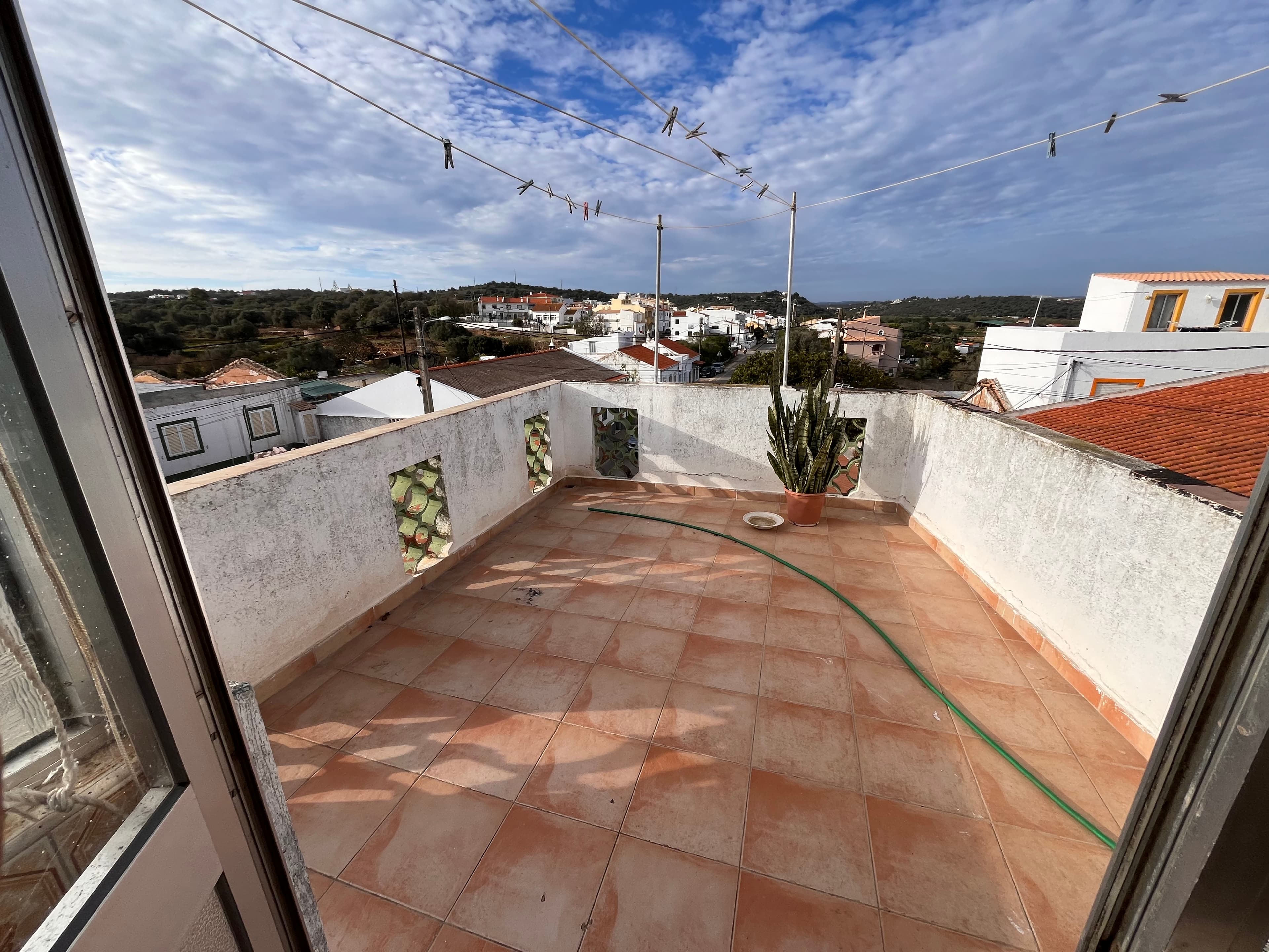 Edifício com 2 pisos · Lagos — image 6