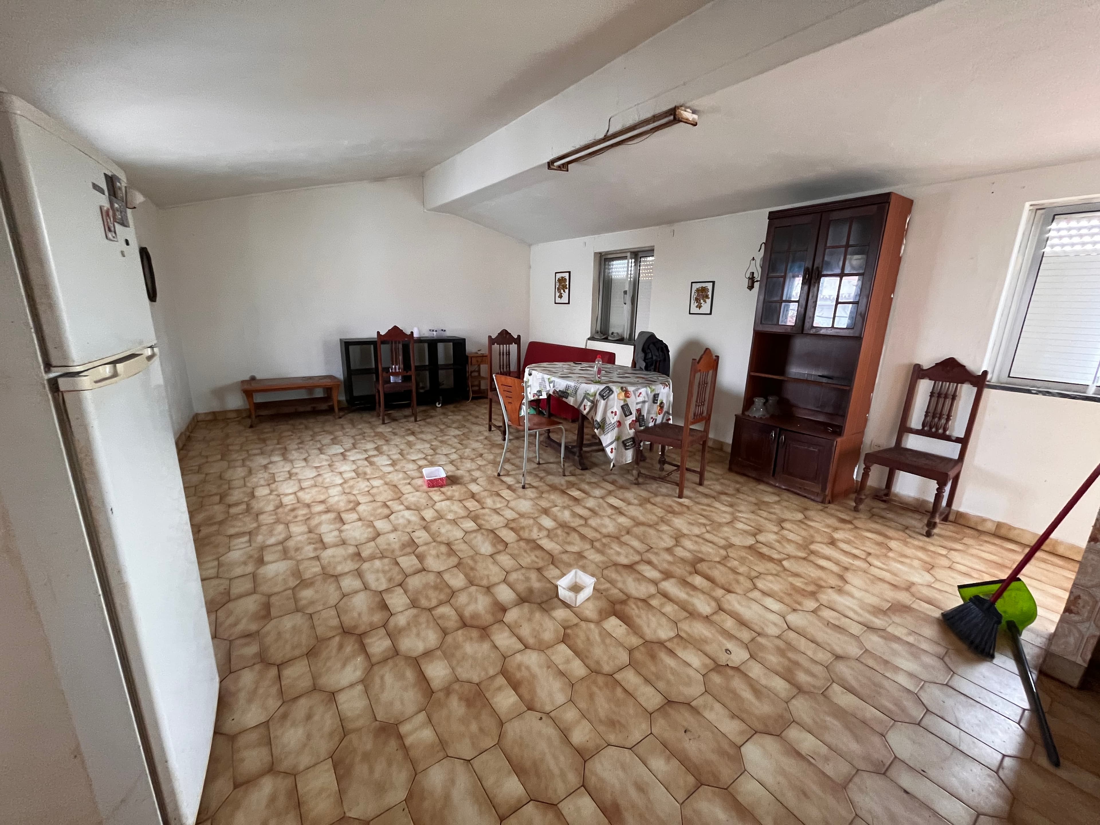 Edifício com 2 pisos · Lagos — image 26